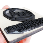 Carimbo Personalizado 4x4cm para Plástico com Carimbeira e Tinta - Imagem 8